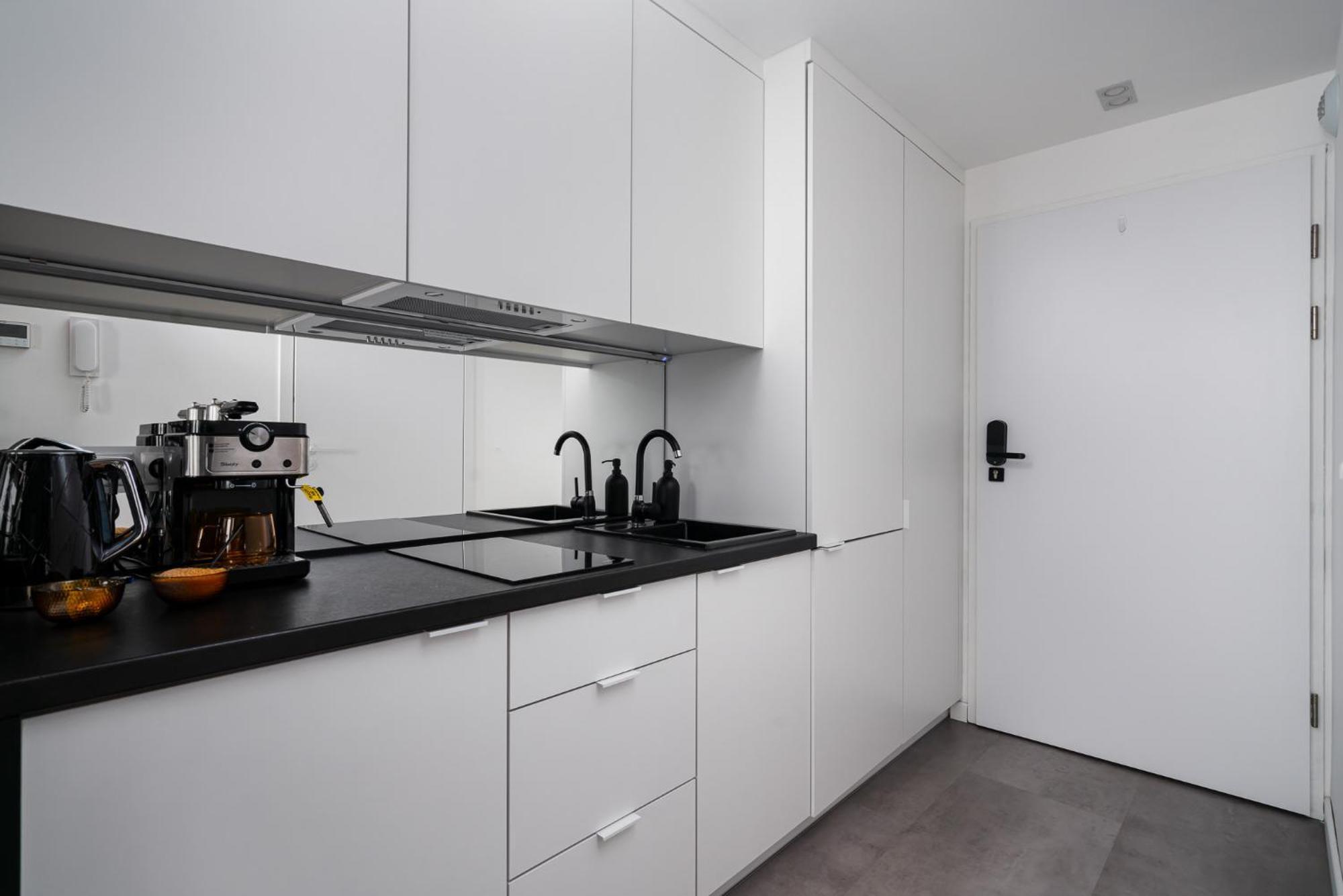 Apartments Wroc'Love By Me &301 Legnicka & Self Check-In 24H & Lift & Air Conditioning Вроцлав Екстериор снимка